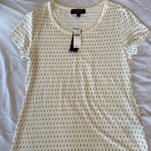 NEW WITH TAGS Banana Republic off-white minimalist, printed, short-sleeved top